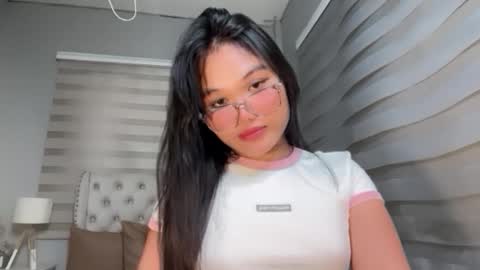 Snapshot of kina_greyx chatting on 03/15/26, 05:08 kina online show from 03/15/26, 05:08