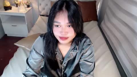 Snapshot of kina_greyx chatting on 04/25/26, 05:10 kina online show from 04/25/26, 05:10