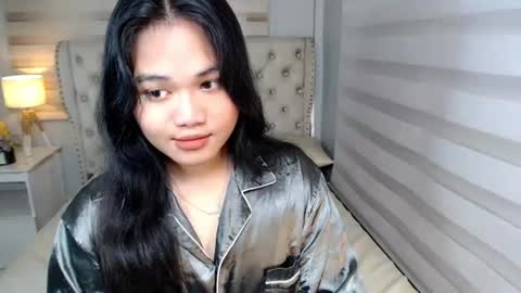 Snapshot of kina_greyx chatting on 06/19/26, 05:01 kina online show from 06/19/26, 05:01