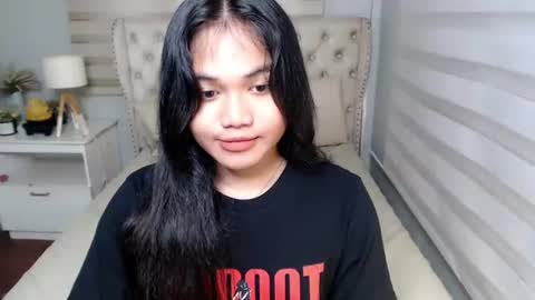 Snapshot of kina_greyx chatting on 07/04/26, 05:35 kina online show from 07/04/26, 05:35