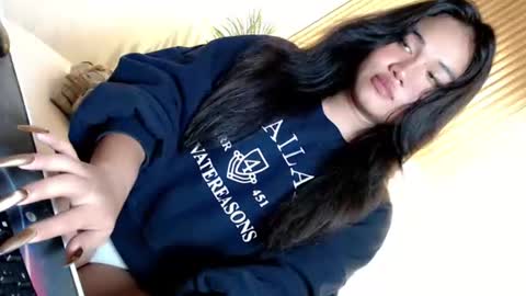 Snapshot of kina_greyx chatting on 07/22/26, 06:49 kina online show from 07/22/26, 06:49
