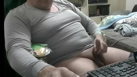 Snapshot of kinchan069 chatting on 11/27/25, 03:03 kinchan069 online show from 11/27/25, 03:03