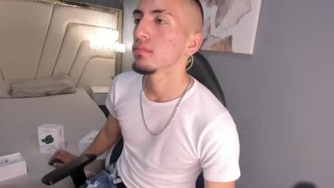 Snapshot of king_dante_ chatting on 12/14/24, 12:01 King Dante online show from 12/14/24, 12:01