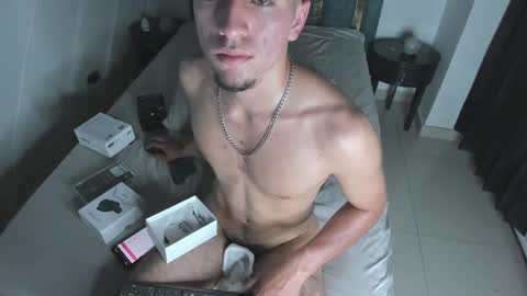 Snapshot of king_dante_ chatting on 01/17/25, 01:36 King Dante online show from 01/17/25, 01:36