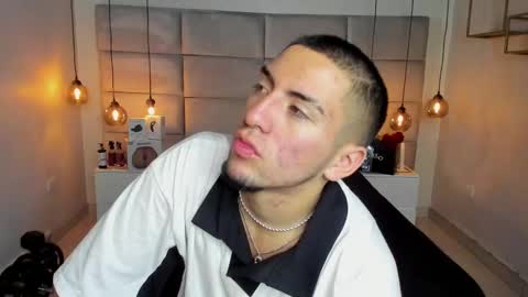 Snapshot of king_dante_ chatting on 02/25/25, 08:09 King Dante online show from 02/25/25, 08:09