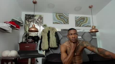 HOT MEN BLACK online show from 02/04/25, 12:22