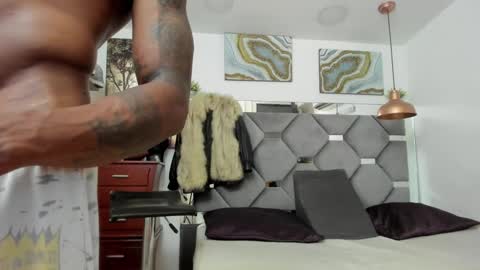 HOT MEN BLACK online show from 02/12/25, 11:20