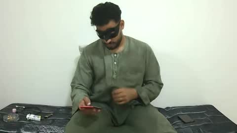Snapshot of king_of_arabians chatting on 06/11/26, 04:10 king_of_arabians online show from 06/11/26, 04:10