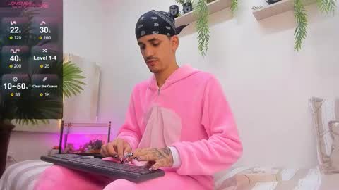 king voy online show from 10/19/25, 08:42