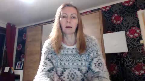 Snapshot of kingandprincess chatting on 10/27/25, 05:39 sexysexyhotwetpinkredpussy online show from 10/27/25, 05:39