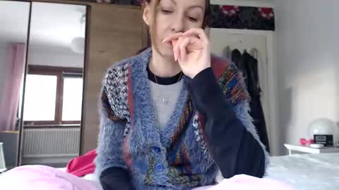 sexysexyhotwetpinkredpussy online show from 06/03/26, 06:02