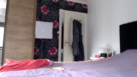 sexysexyhotwetpinkredpussy online show from 06/17/26, 06:20