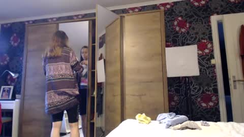 sexysexyhotwetpinkredpussy online show from 07/12/26, 08:44