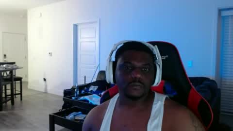 Snapshot of kingbell3489 chatting on 06/14/26, 02:24 kingbell3489 online show from 06/14/26, 02:24