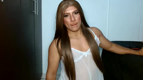 Snapshot of kingculonpollon chatting on 01/14/26, 08:25 luisa queen online show from 01/14/26, 08:25