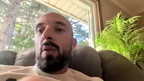 Snapshot of kingdaddysayless chatting on 10/15/25, 08:53 kingdaddysayless online show from 10/15/25, 08:53