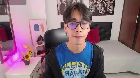 kingdanny_8 online show from 11/05/25, 03:06