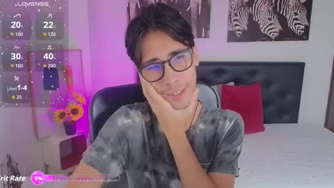 kingdanny_8 online show from 12/05/25, 03:48