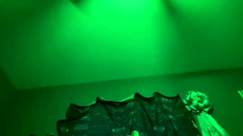 Snapshot of kingecstasyxxx chatting on 11/27/25, 12:07 KingEcstasyXXX online show from 11/27/25, 12:07