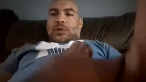 Snapshot of kingelizar12 chatting on 10/21/25, 05:46 kingelizar12 online show from 10/21/25, 05:46