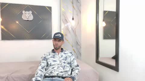 KING  online show from 07/11/26, 03:42