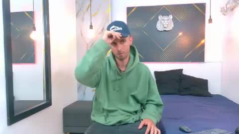 KING  online show from 07/21/26, 03:42