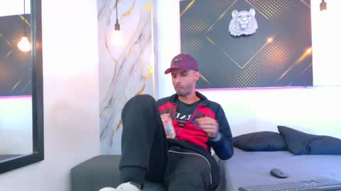 KING  online show from 07/22/26, 03:31
