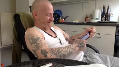 kingsize online show from 01/26/25, 12:11