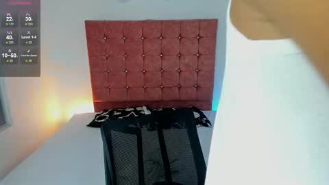 Snapshot of kingstark_ chatting on 09/24/25, 11:24 sebastian online show from 09/24/25, 11:24