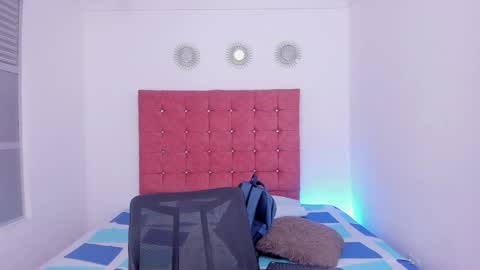 Snapshot of kingstark_ chatting on 10/09/25, 11:30 sebastian online show from 10/09/25, 11:30