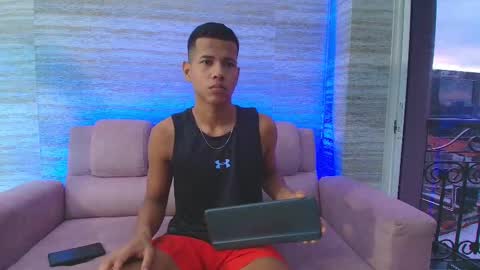 Snapshot of kingstark_ chatting on 10/13/25, 11:21 sebastian online show from 10/13/25, 11:21