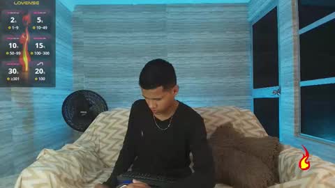 Snapshot of kingstark_ chatting on 11/12/25, 11:10 sebastian online show from 11/12/25, 11:10