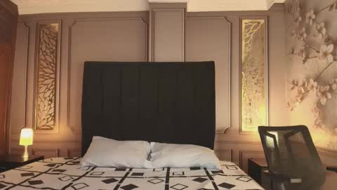 Snapshot of kingstark_ chatting on 12/16/25, 03:22 sebastian online show from 12/16/25, 03:22