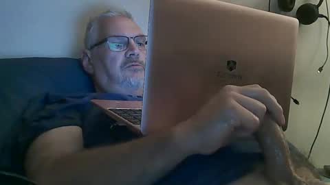 Snapshot of kingtongue10 chatting on 09/22/25, 11:45 kingtongue10 online show from 09/22/25, 11:45