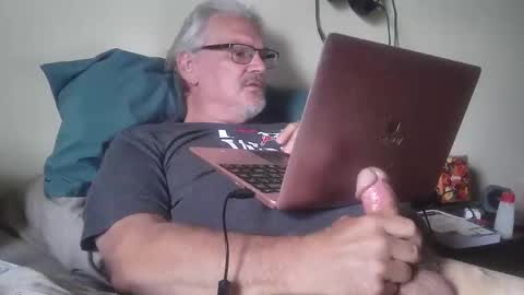 Snapshot of kingtongue10 chatting on 04/24/26, 09:50 kingtongue10 online show from 04/24/26, 09:50