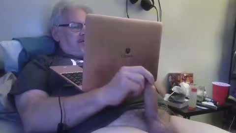 Snapshot of kingtongue10 chatting on 04/25/26, 11:35 kingtongue10 online show from 04/25/26, 11:35