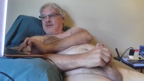 Snapshot of kingtongue10 chatting on 05/15/26, 09:44 kingtongue10 online show from 05/15/26, 09:44