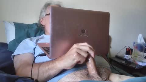 Snapshot of kingtongue10 chatting on 06/04/26, 03:51 kingtongue10 online show from 06/04/26, 03:51