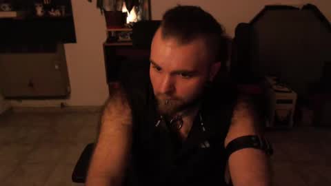 Snapshot of kinkracc chatting on 09/15/25, 06:35 kinkRacc online show from 09/15/25, 06:35