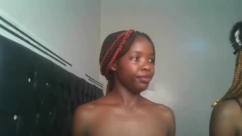 kinky_aria online show from 09/18/25, 06:43