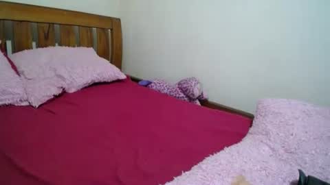 Snapshot of kinky_kaiya chatting on 10/24/25, 07:54 kaiya online show from 10/24/25, 07:54