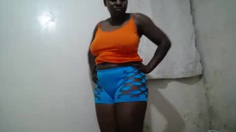 Snapshot of kinky_kaiya chatting on 10/25/25, 09:09 kaiya online show from 10/25/25, 09:09