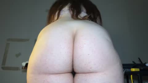 Snapshot of kinky_malina chatting on 06/17/26, 06:49 Heeey My name - Rose. Chat w me here or - online show from 06/17/26, 06:49