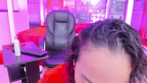 Snapshot of kinky_mature09 chatting on 06/06/26, 06:34 Andrea online show from 06/06/26, 06:34