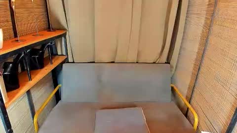 Snapshot of kinky_new_bombshell chatting on 10/17/25, 03:31 MISTRESS Julie online show from 10/17/25, 03:31