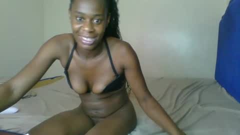 Snapshot of kinky_roey chatting on 02/22/25, 02:06 kinky_roey online show from 02/22/25, 02:06