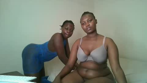 Snapshot of kinky_roey chatting on 03/12/25, 11:54 kinky_roey online show from 03/12/25, 11:54