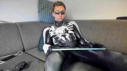 Snapshot of kinky_spidey chatting on 11/01/25, 01:57 kinky_spidey online show from 11/01/25, 01:57