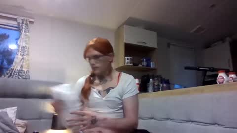 Snapshot of kinkycouple37305 chatting on 02/26/26, 05:45 kinkycouple online show from 02/26/26, 05:45