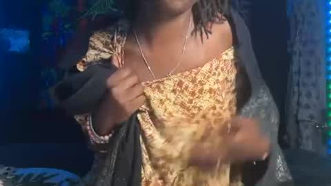 Snapshot of kinkycoupleinteracial chatting on 09/30/25, 01:54 interracialfacial online show from 09/30/25, 01:54